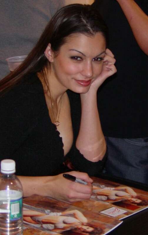 Scammer with photos of Aria Giovanni 3dLNUnrCFgKUxl1Y1CNcsag8jeefLPEwEplMVk9oWrvwfKQS1l1v78jD7b9ioViX
