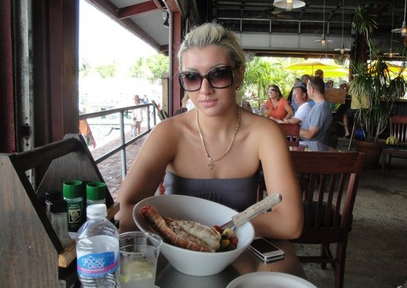 Scammer With Photos of Olga Voronina 3nibMsz91eEdrCuP_ieFOvYd9emEqxV6pBB44yg6L1ftZIoSOUSrZCwWlu5Bt5Bo